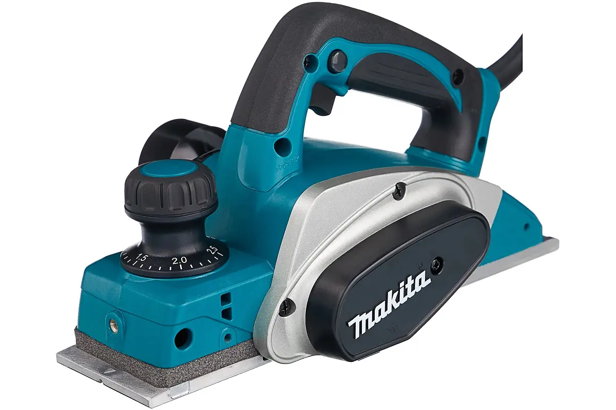 Рубанок Makita 500Вт, 16000 об/мин, глубина 1мм ширина 82мм М1902